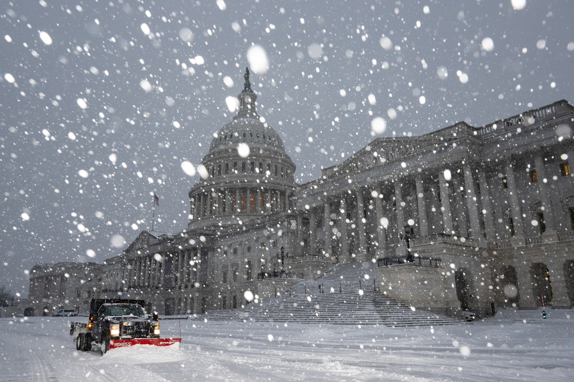 Deadly winter storm sweeps across the US