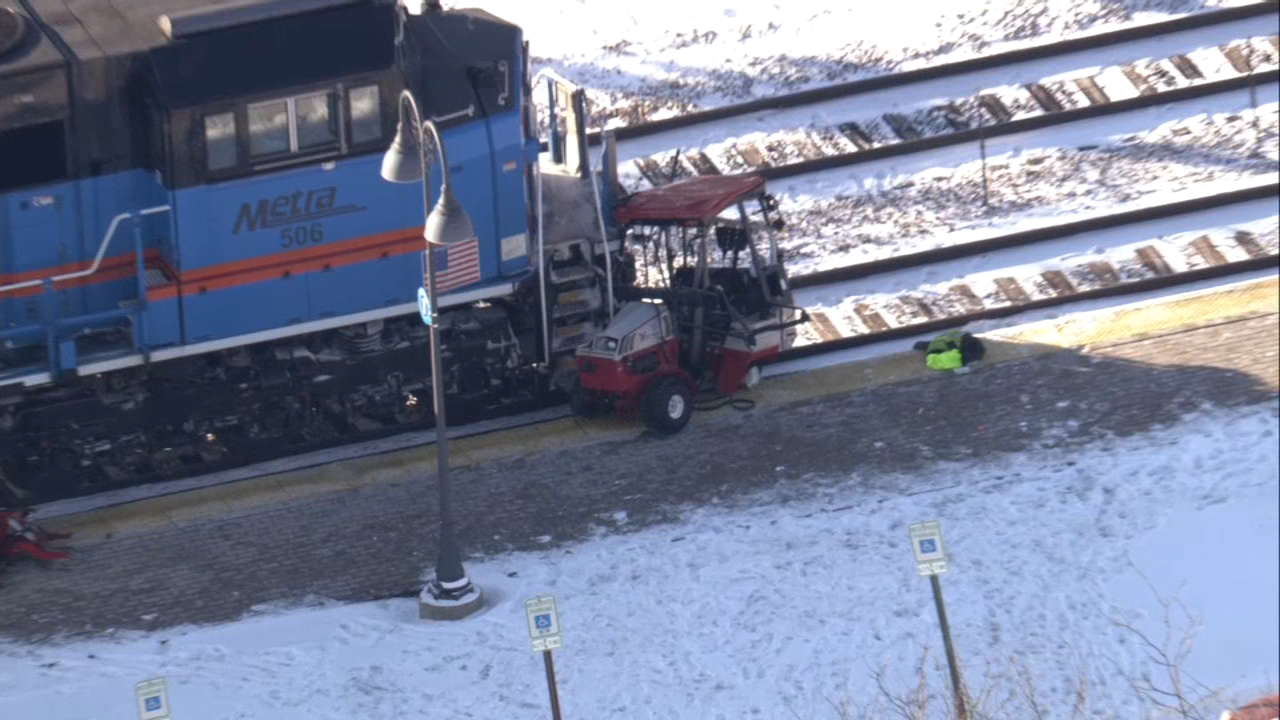 Metra MD-W service disrupted after train hits vehicle near Bartlett