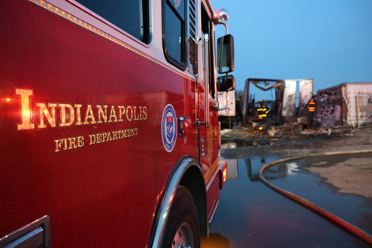 80-year-old man, 2 pets die in South Side house fire