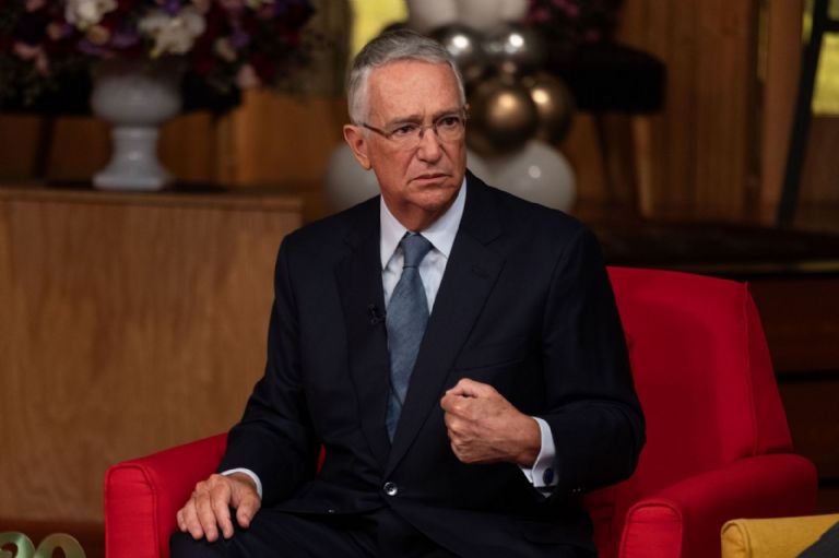 Ricardo Salinas quiere pagar: Claudia Sheinbaum