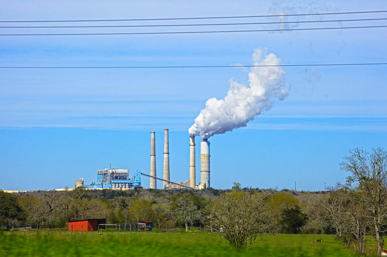 EU reaches turning point as wind and solar surpass fossil fuels