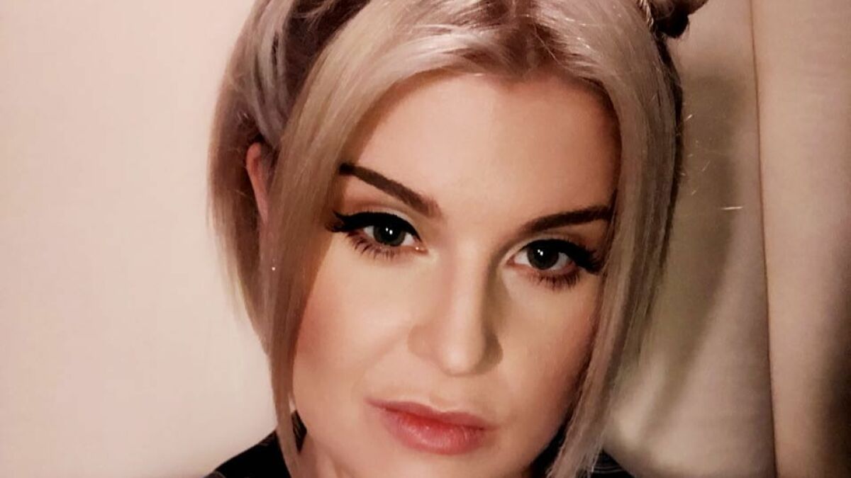 “You need to eat something” 26 celebrity weightloss journeys that