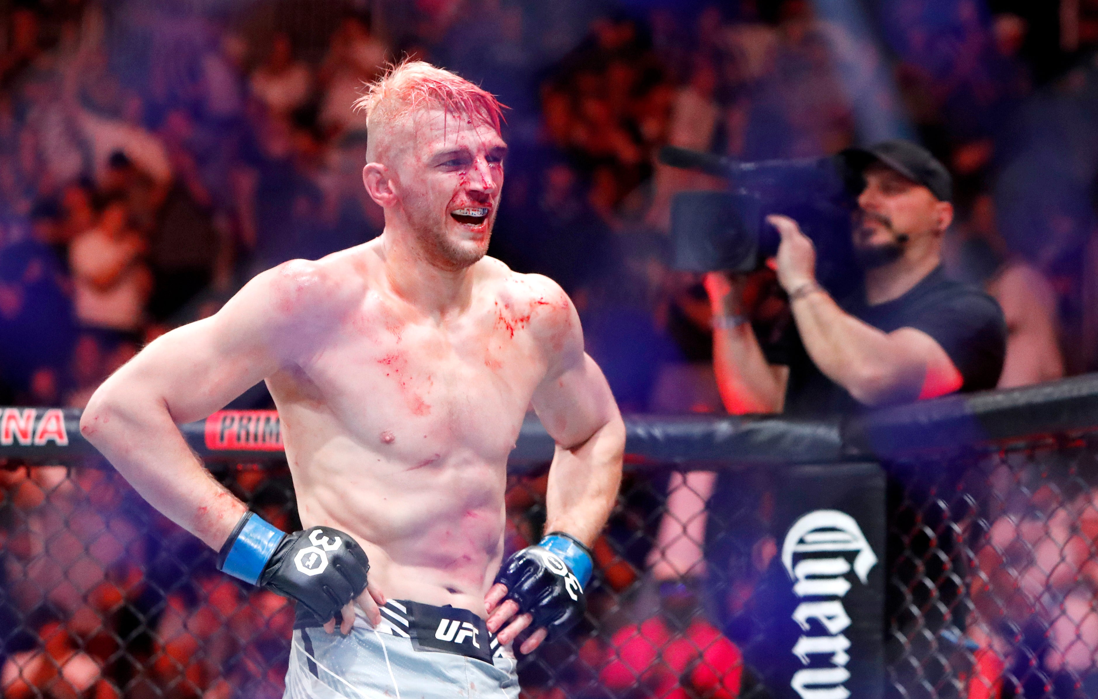 Hooker claims Tsarukyan broke his nose with pre-fight headbutt