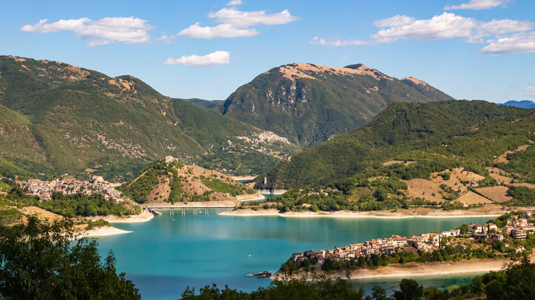 Italy's under-the-radar lake getaway is a day trip from Rome with ...
