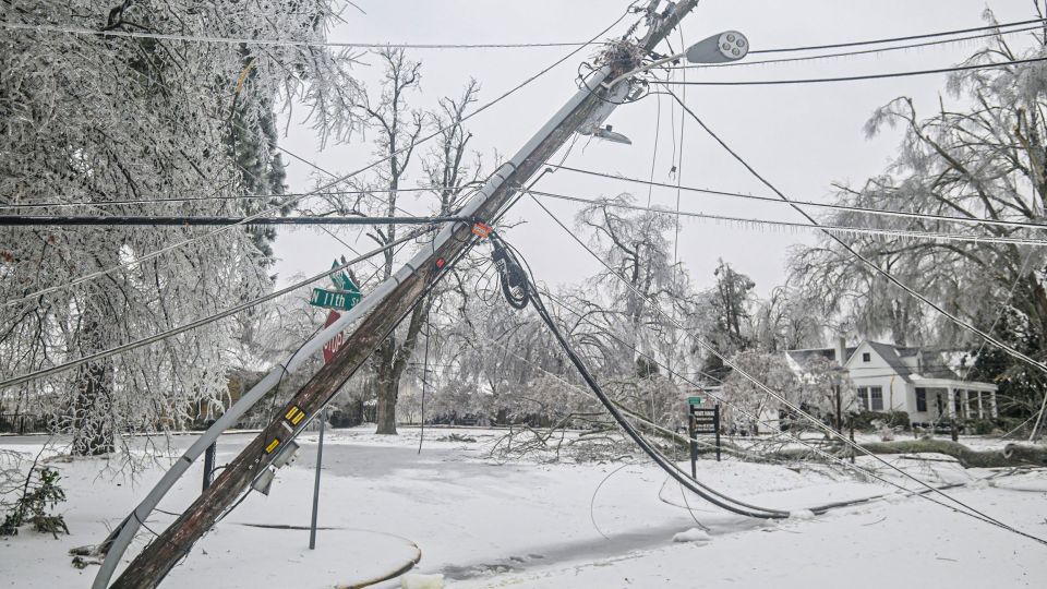 Death toll from winter storm and cold rises to over 30 as parts of ...