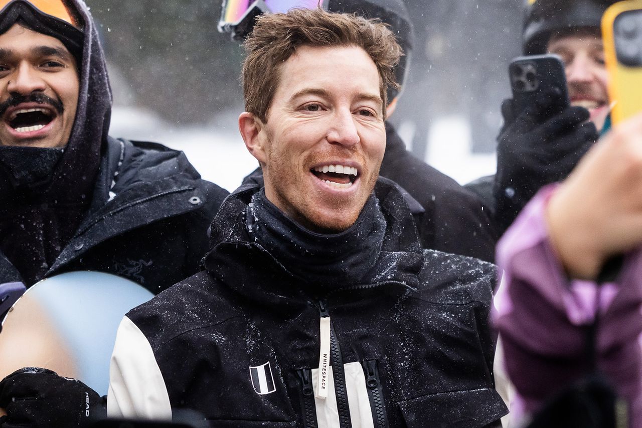 Shaun White shreds in Central Park and surprises NYC snow lovers with ...