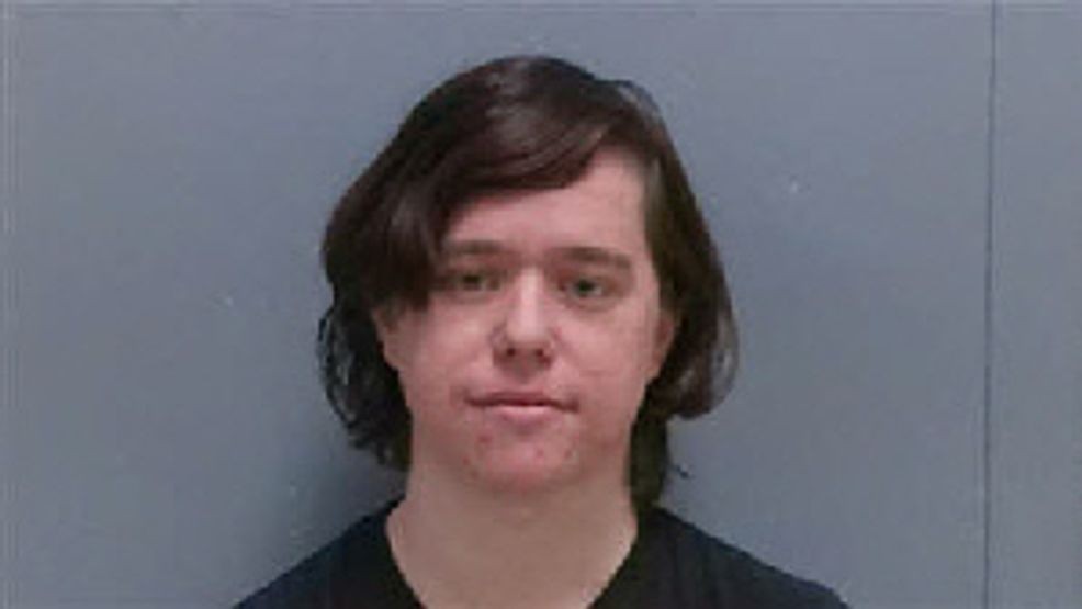 Darlington man accused of sending inappropriate pictures to minor