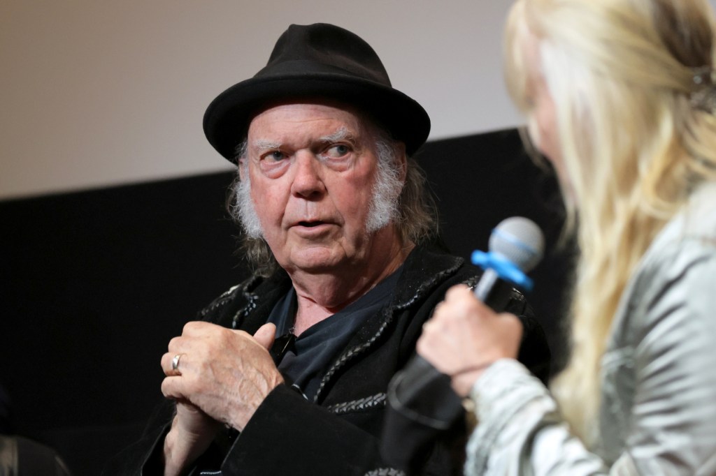 Neil Young trashes Amazon, gives his complete musical catalog to Greenland for free<br><br>