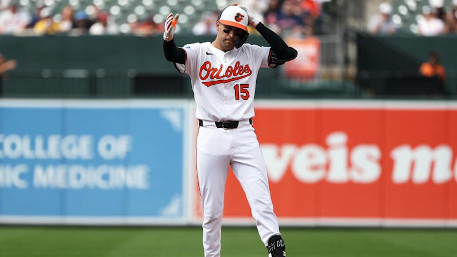 Dylan Carlson signing further dwindles light outfield market