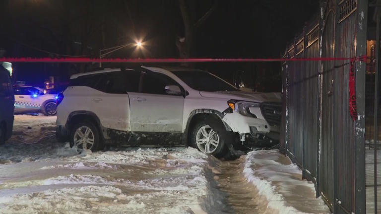 Man killed, woman critically injured in Far South Side shooting