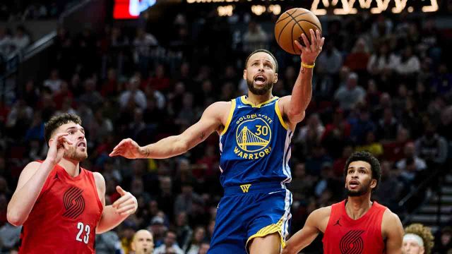 Luka Doncic scores 46 points as Lakers hold off Bulls