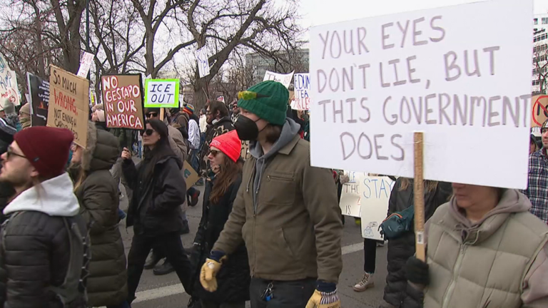 Hundreds of Coloradans protest federal agent killing of Alex Pretti in ...