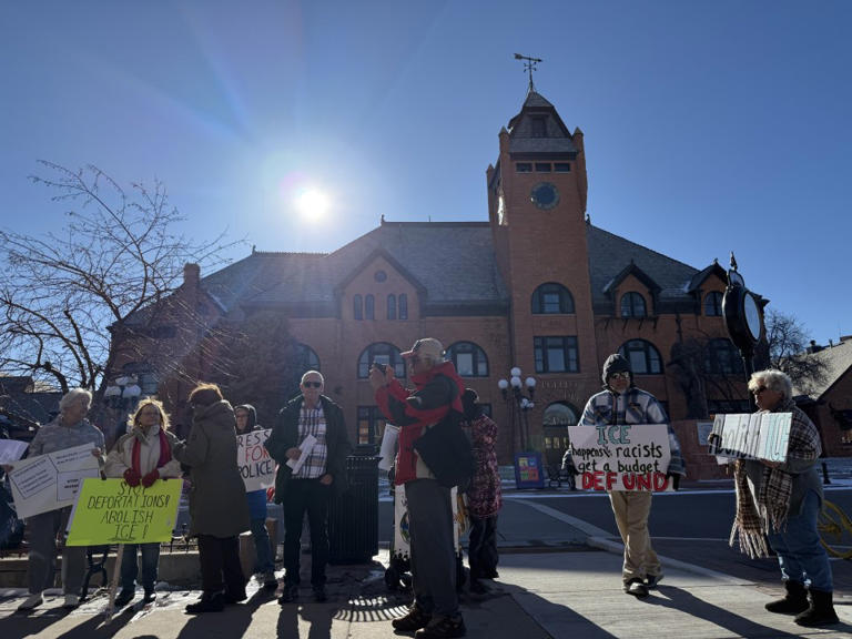 ICE protest held at Sen. Bennet’s office in Pueblo