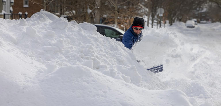 Toronto cleaning up after record-breaking snowfall