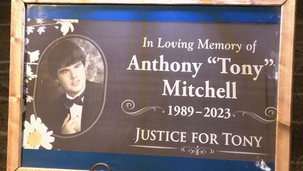 'No justice:' Vigil held three years since Tony Mitchell's death in ...
