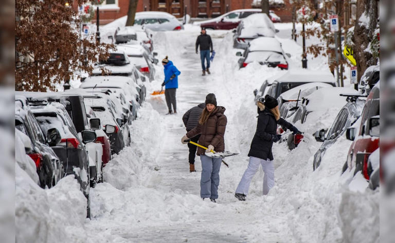 30 dead as winter storm slams US, freezing cold persists