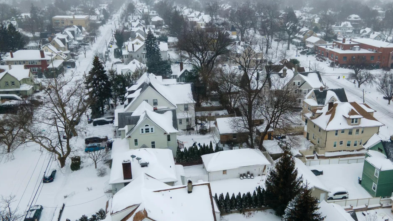 US winter storm havoc: At least 30 dead, over half a million without ...