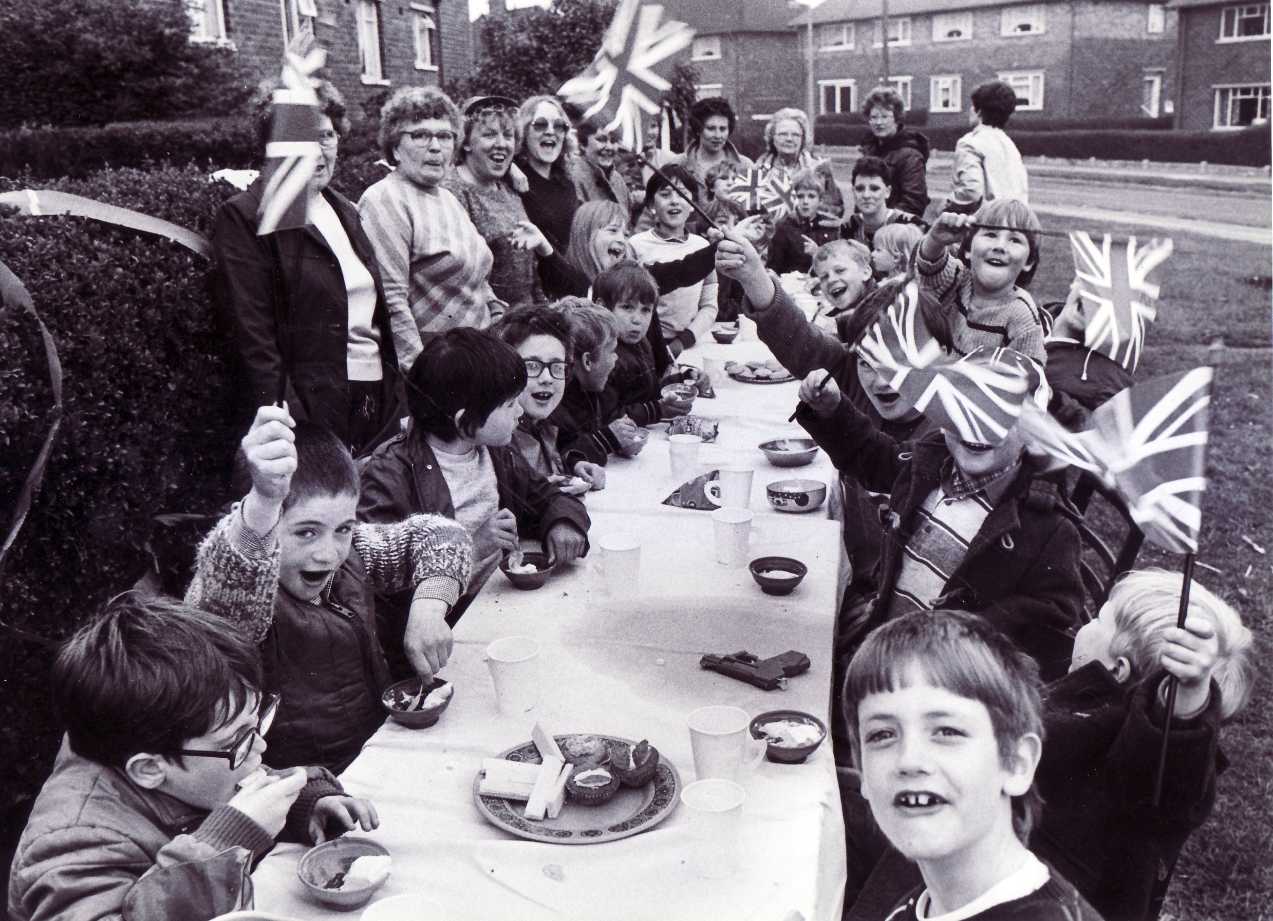 Sheffield retro: 43 photos telling the story of city life back in 1985 ...