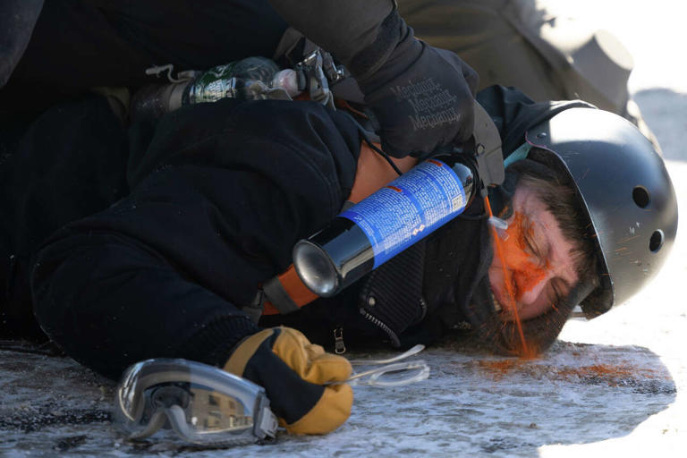What to know about pepper spray and its effects, as federal agents ...
