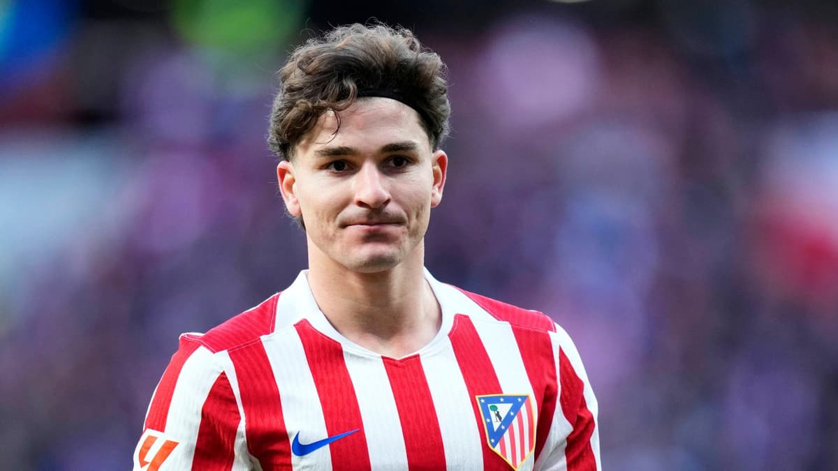 Julian Alvarez in Atletico Madrid kit