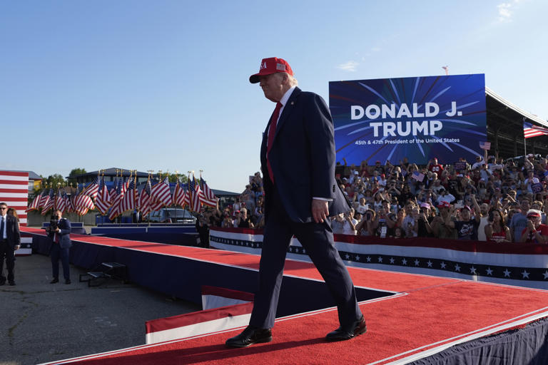 Trump is heading back to Iowa — and other districts the GOP can't ...
