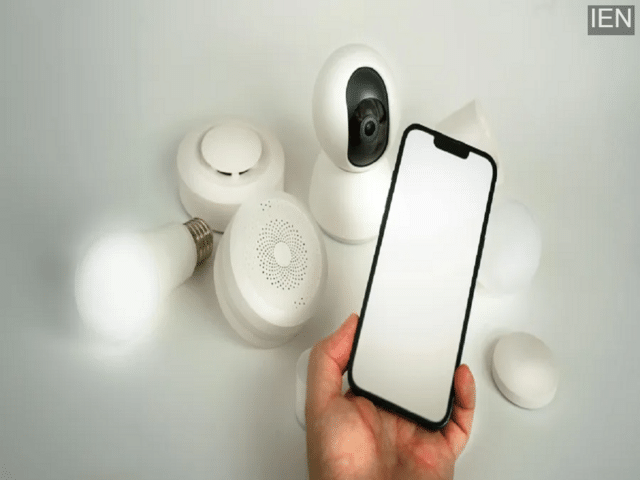An old phone lying around at home? Here's how to use it as a CCTV camera