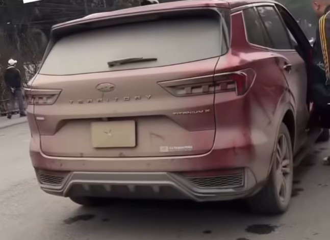 Cục CSGT lên tiếng về vụ việc tài xế ô tô có biển số bị phủ kín bùn đất bị lập biên bản