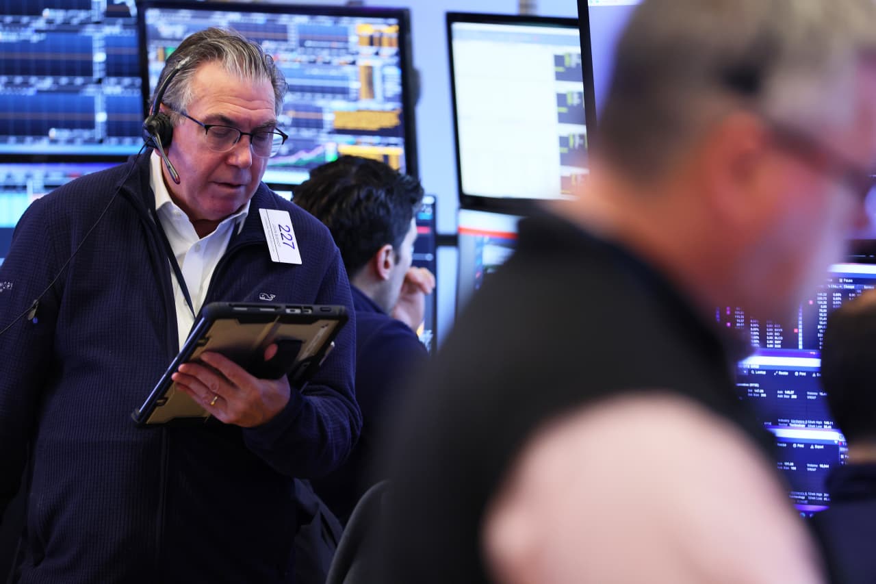 Investors are looking abroad to hedge against US turmoil. Where they’re ...