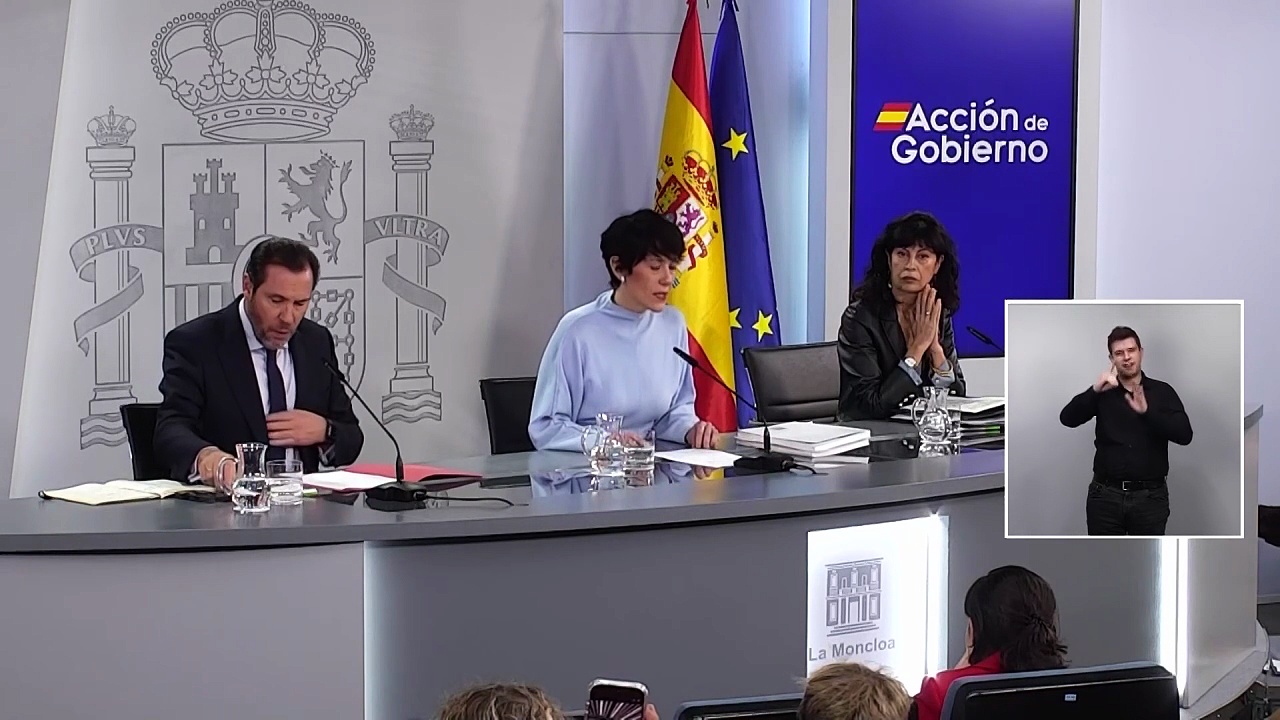 El Gobierno aprueba la regularización extraordinaria de migrantes ...