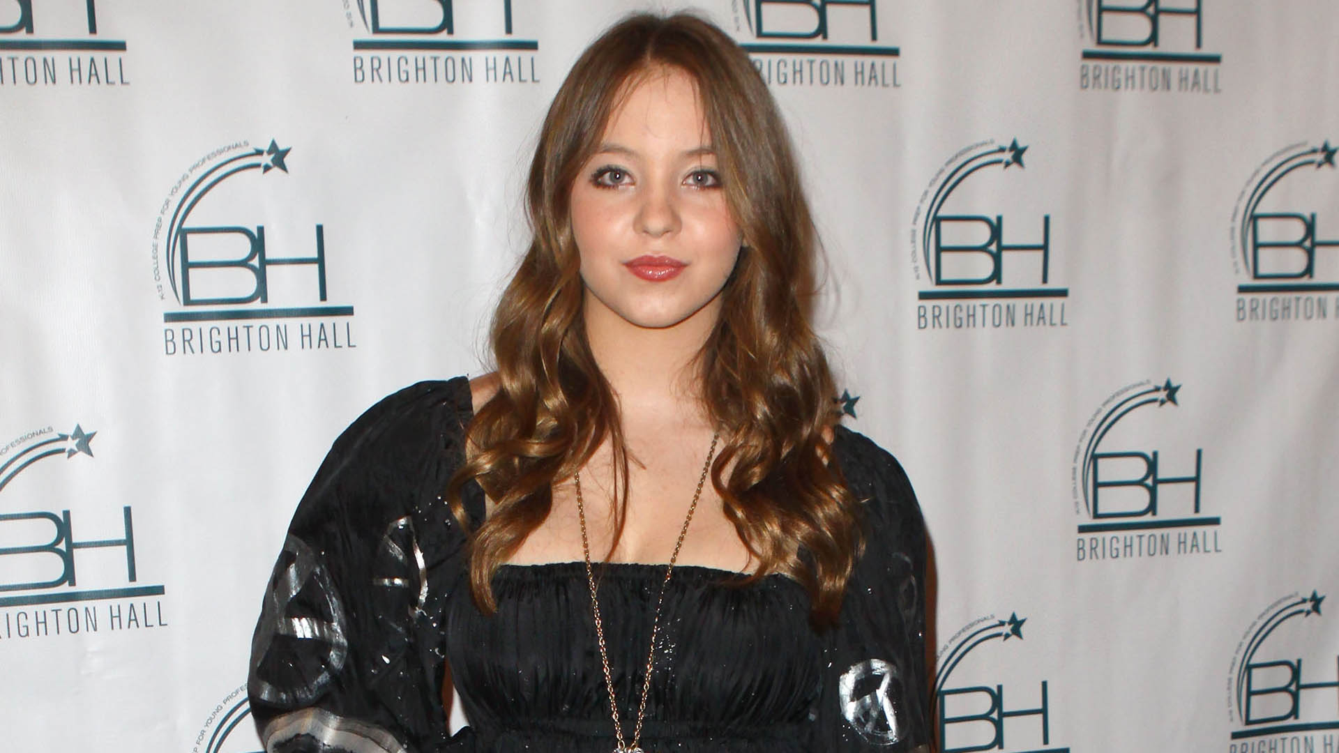 sydney-sweeney-son-parcours-difficile-avant-d-acc-der-la-c-l-brit