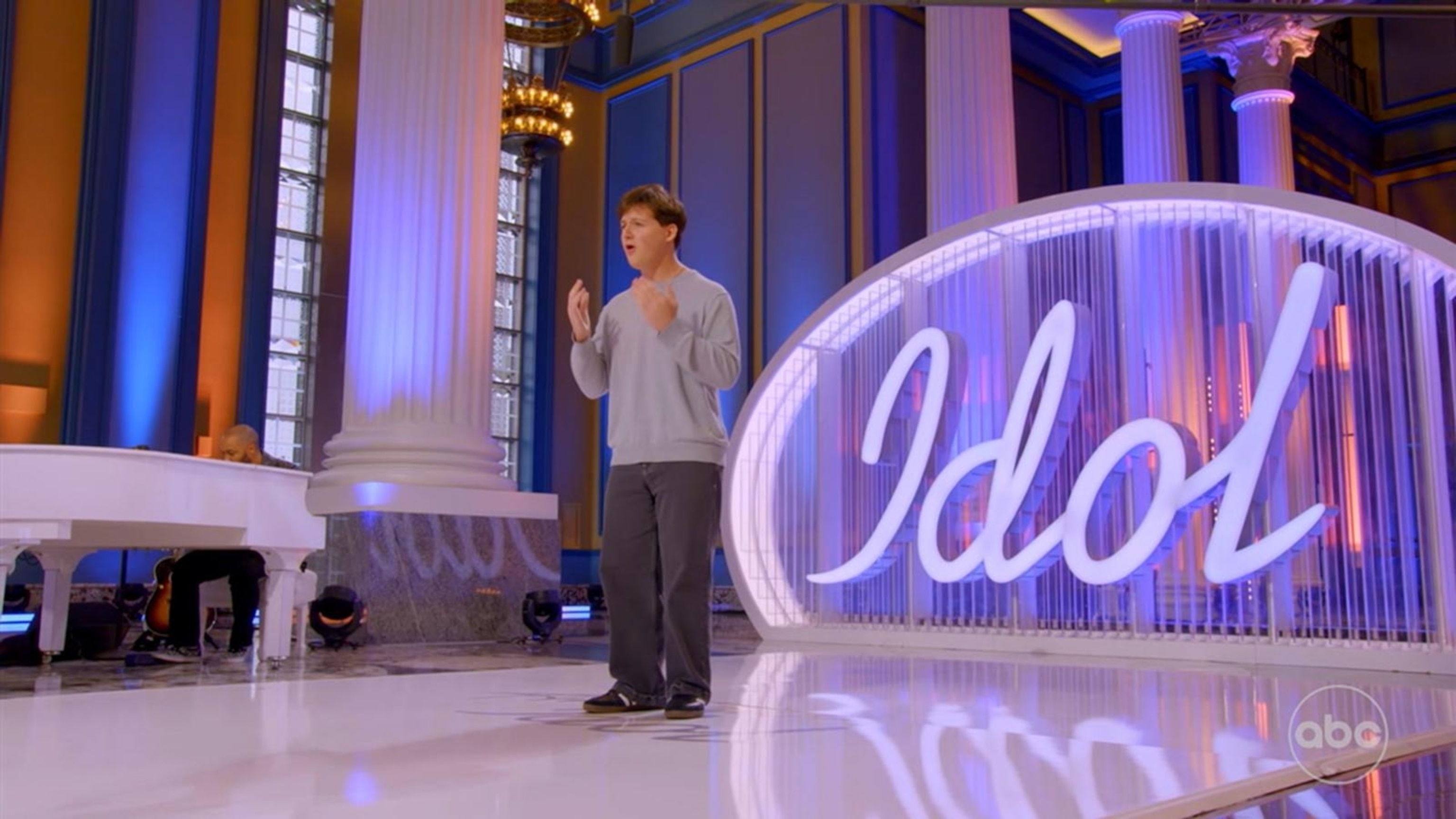 'American Idol' contestant hits high note