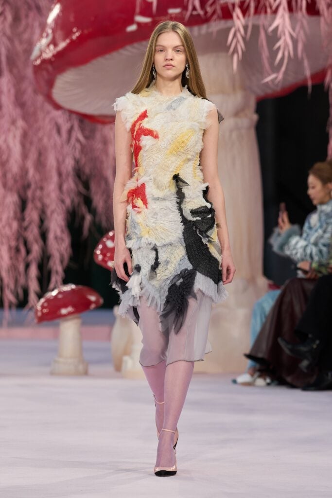 La première collection couture Chanel par Matthieu Blazy : le chic ...