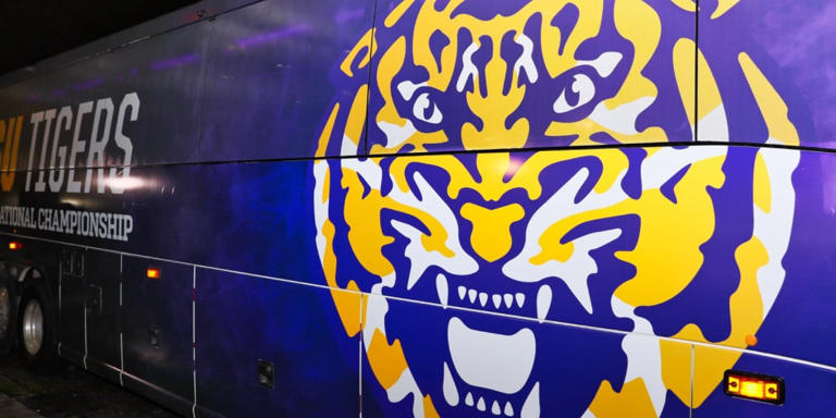 LSU team bus slides off road during winter storm on trip back from Arkansas