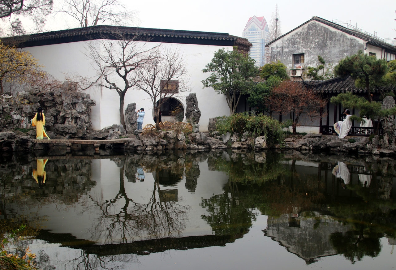 江苏苏州：艺圃冬景如画韵味浓