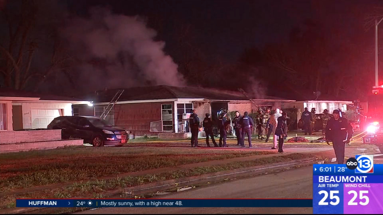 Man rescued from house fire in SE Houston dies, HFD says