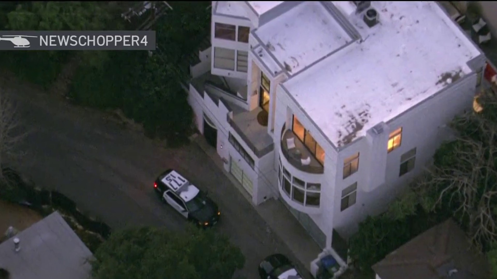 Teen suspect shot in burglary attempt at Studio City home