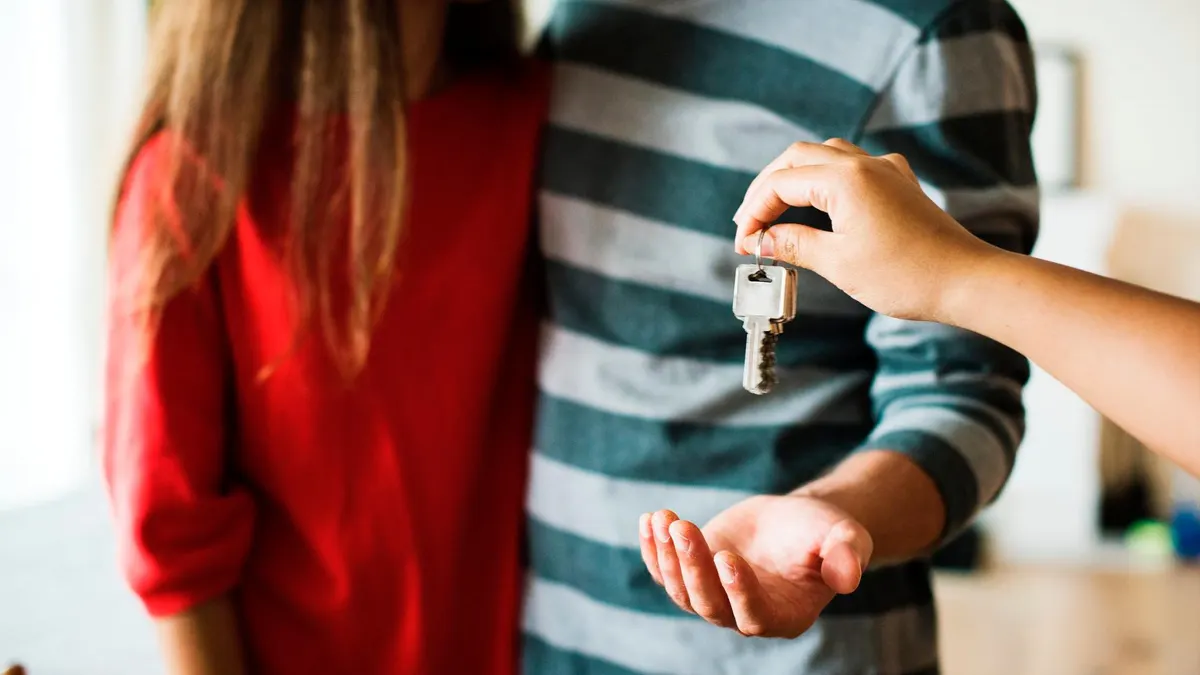 Hacienda avisa: así pueden los mayores de 65 donar su vivienda a sus ...