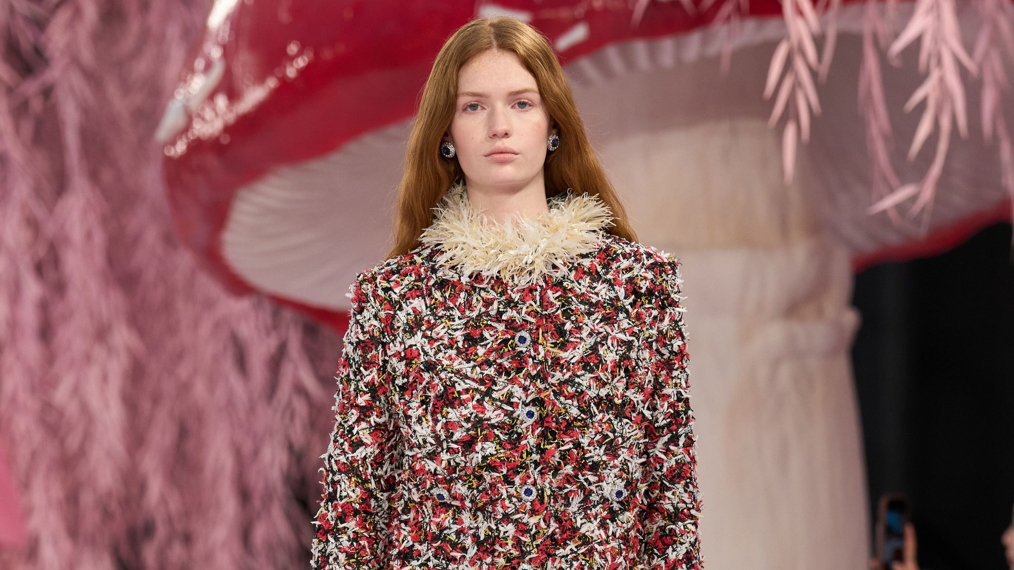 La première collection couture Chanel par Matthieu Blazy : le chic ...