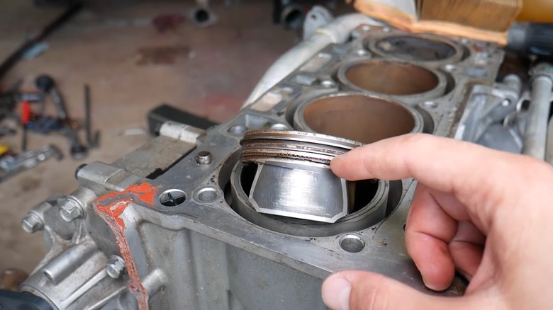 6 reasons why your engine oil may smell like gas (and what to do if it ...
