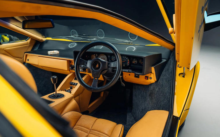 Here's your chance to buy a Lamborghini‑powered F1 car, complete with ...