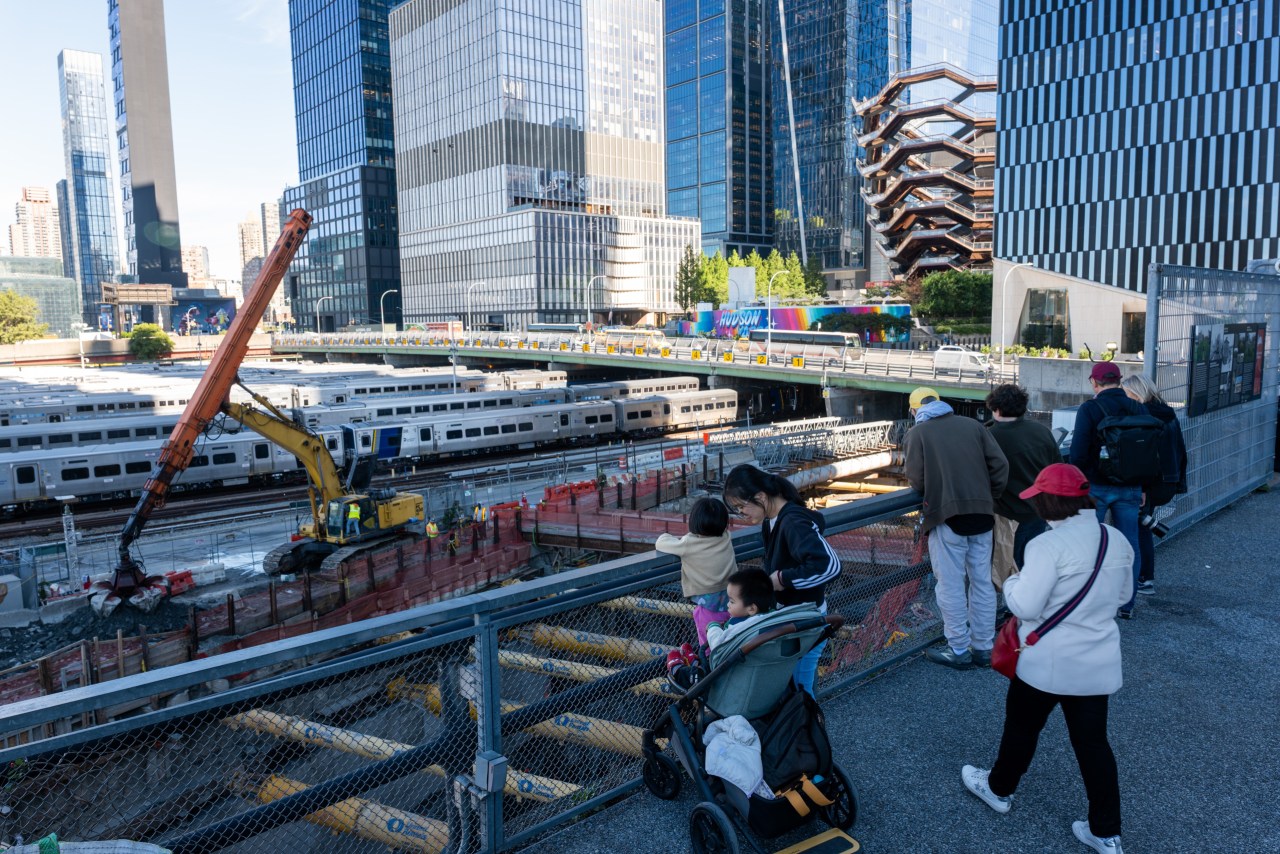 Work to stop on $16 billion tunnel project unless Trump restores funding<br>