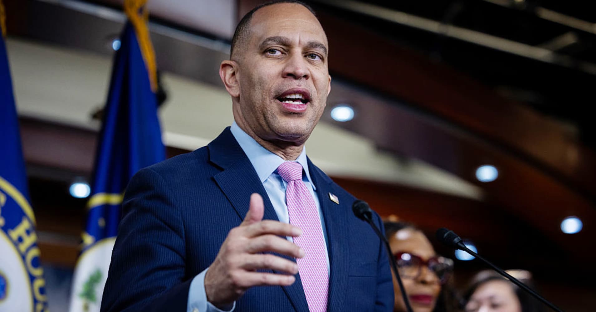 House Democrats to Trump: Fire DHS chief Noem or they'll start ...