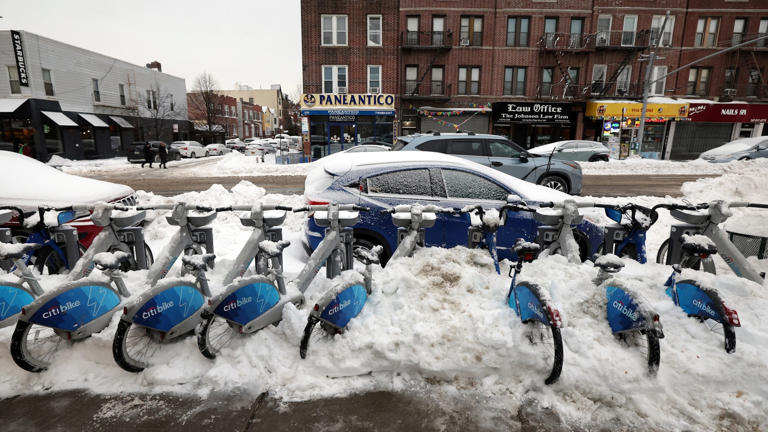 Winter storm updates: Dozens dead across US in wake of massive snowfall ...