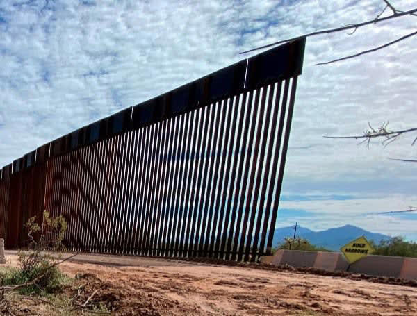 Gunfire near the US-Mexico border: One critical after incident ...