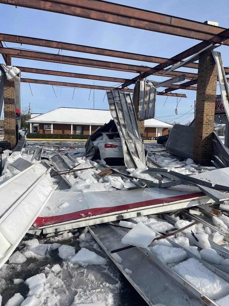 Over 10 injured after multiple gas station canopies collapse under ...