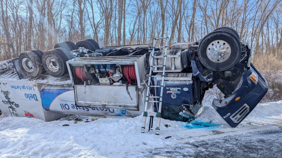 I-95 South reopens after tanker rollover in Stonington