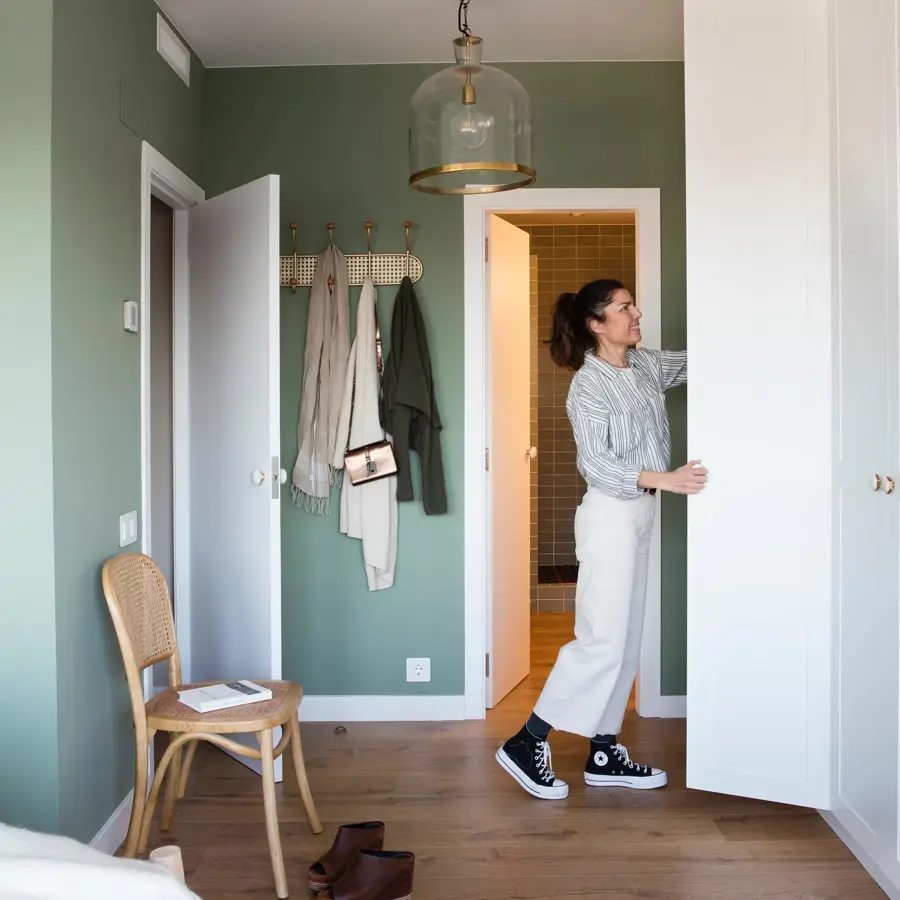 Cómo decorar con cestas: claves de estilista para no caer en excesos