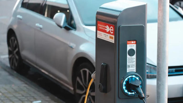 Why electric vehicles won't save the grid on their own