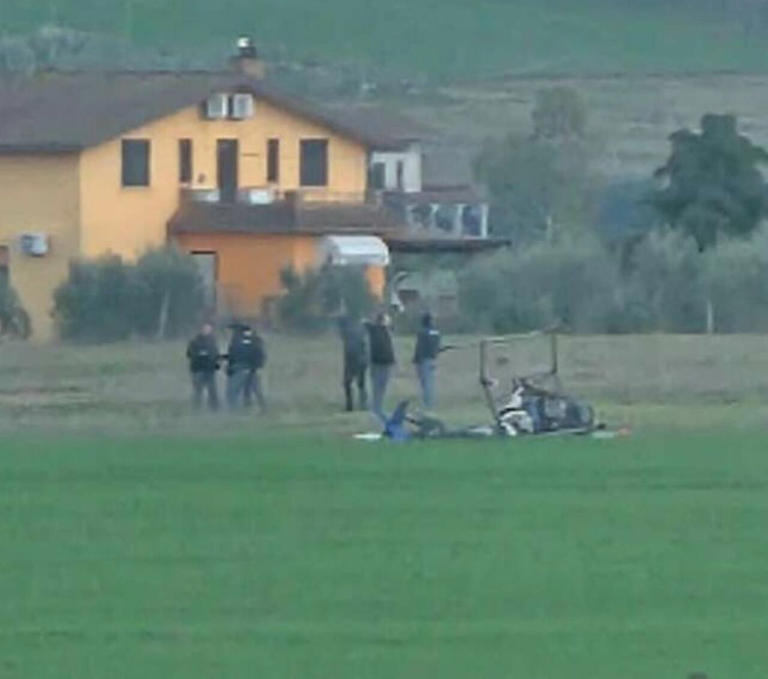 Benevento, precipita elicottero ultraleggero: un morto e un ferito in ...