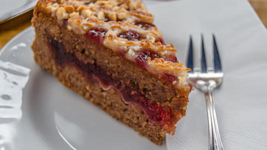 Torta de nueces sin harina ni azúcar, alta en proteínas y súper esponjosa para la merienda: cómo hacerla en minutos Fuente: Shutterstock